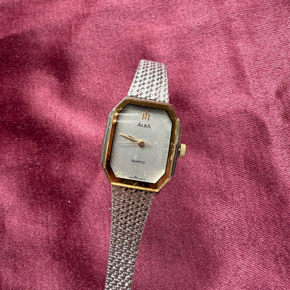 Alba Womens Vintage Quartz Gold Frame Silver Watch 406217 Base Metal Bezel Steel